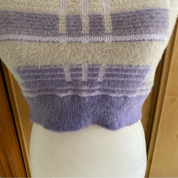 Papermoon • Fuzzy Purple & White Knit Cropped Sweater Tank - Picture 4 of 11